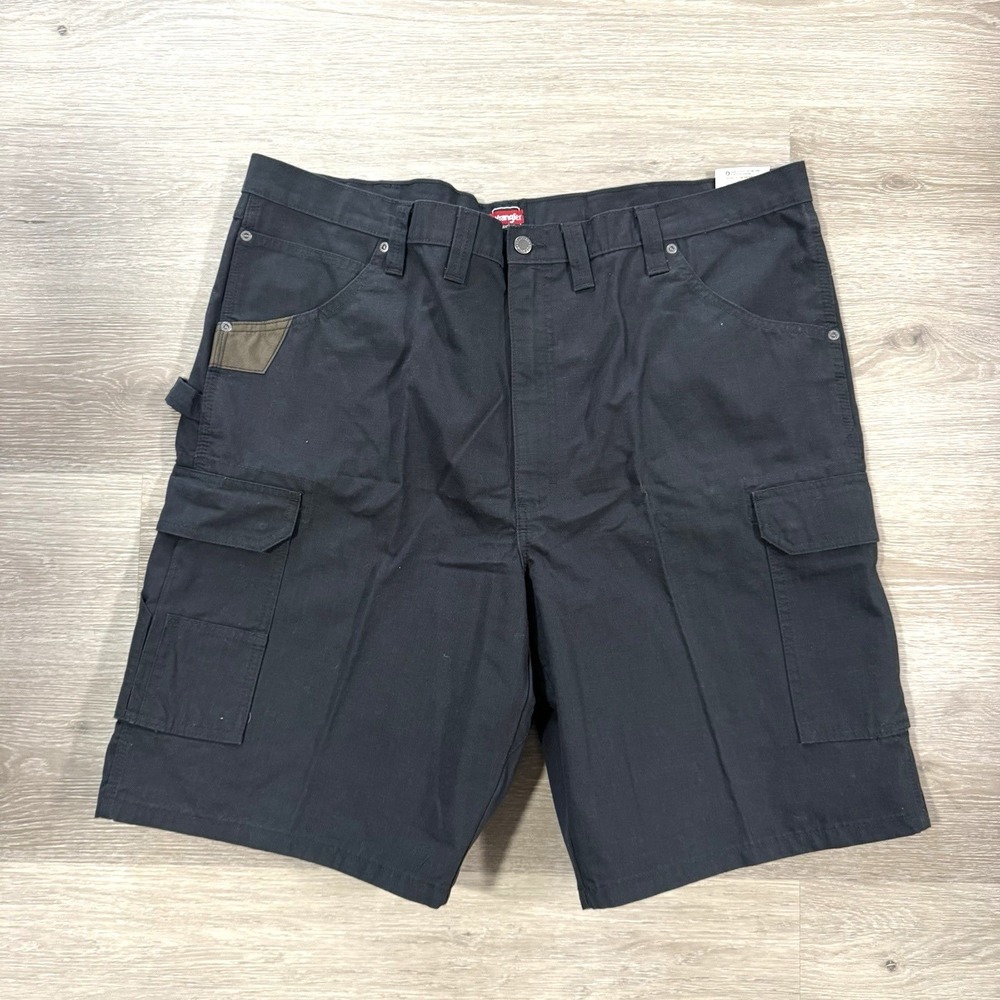 NWT Wrangler Black Ranger Workwear Ripstop Relaxed Cargo Shorts Men's Size 44